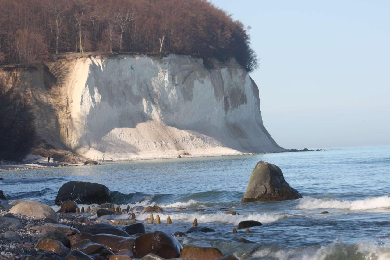 Strandhaus Buskam Im Moenchgut Auf Ruegen Лобе Екстериор снимка