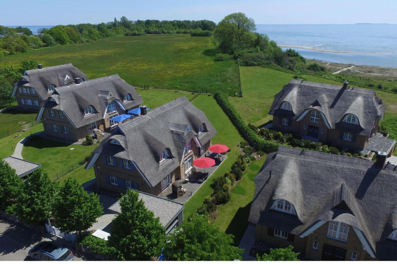 Strandhaus Buskam Im Moenchgut Auf Ruegen Лобе Екстериор снимка